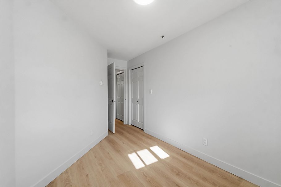 306 2928 Commercial Drive Vancouver, BC - 29