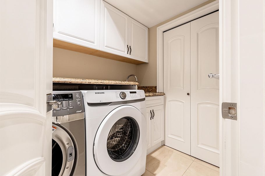 172 W 46th Avenue Vancouver, BC - 9