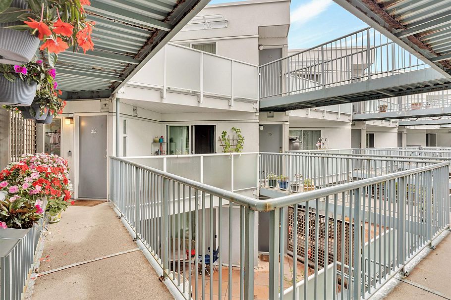 315 2020 W 8th Avenue Vancouver, BC - 18