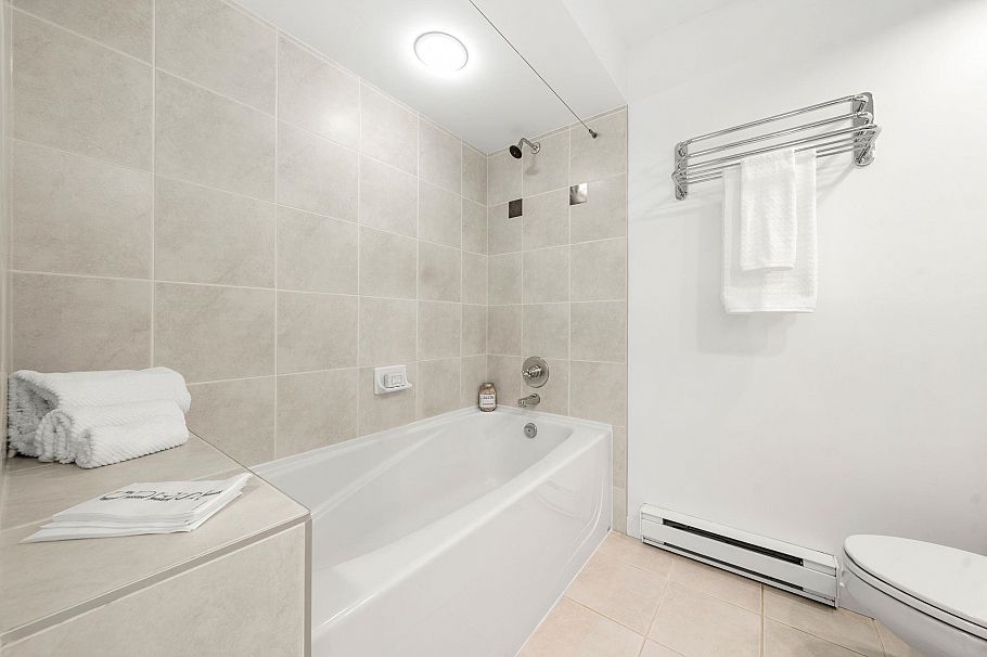 TH9 969 Richards Street Vancouver, BC - 18