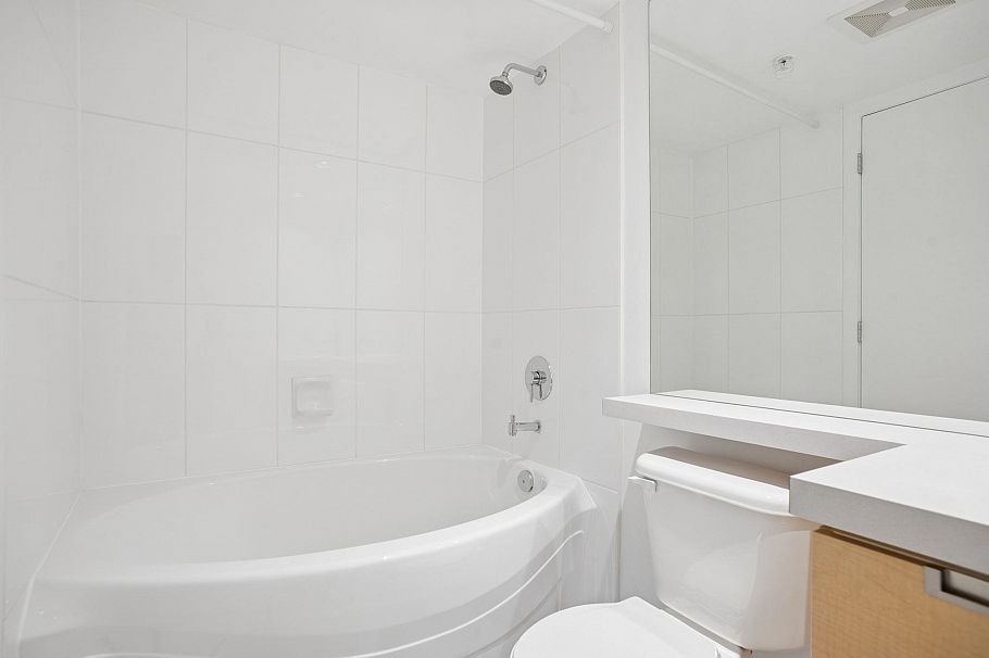 903 151 W 2nd Street North Vancouver, BC - 19