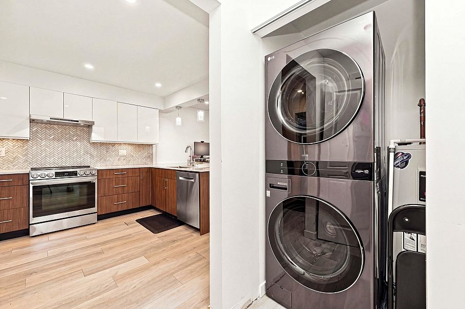 203 1513 Bowser Avenue North Vancouver, BC - 18