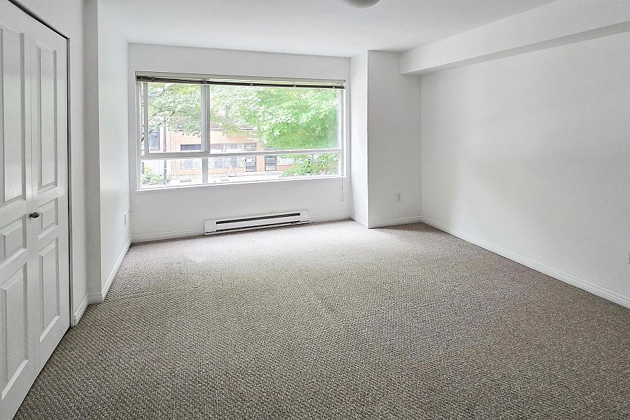 229 E 11th Avenue Vancouver, BC - 9