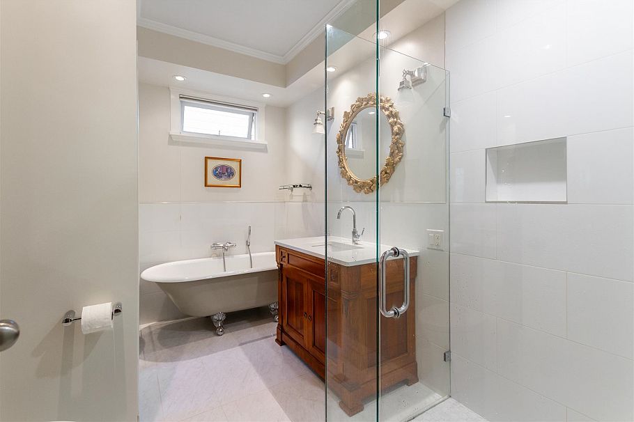 3488 W 3rd Avenue Vancouver, BC - 15
