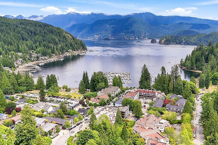 104 2181 Panorama Drive North Vancouver, BC - 18