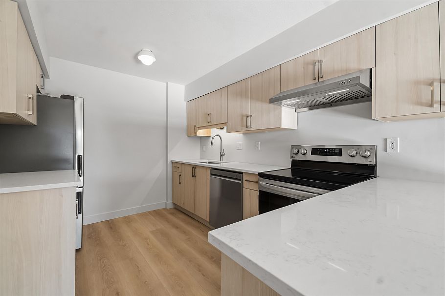 306 2928 Commercial Drive Vancouver, BC - 18