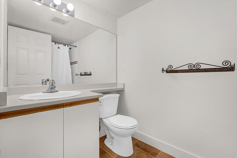 204 833 W 16th Avenue Vancouver, BC - 12