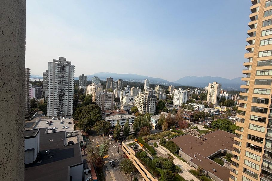 1803 1740 Comox Street Vancouver, BC - 18
