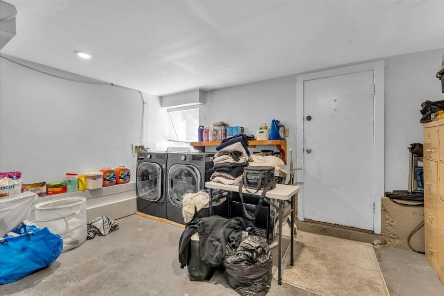 135 E 27 Street North Vancouver, BC - 22