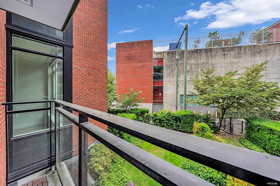 208 2321 Scotia Street Vancouver, BC - 27