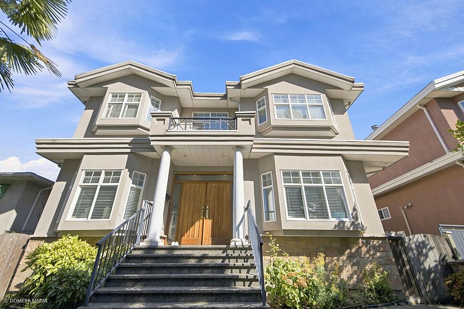 1437 E 58th Avenue Vancouver, BC - 4