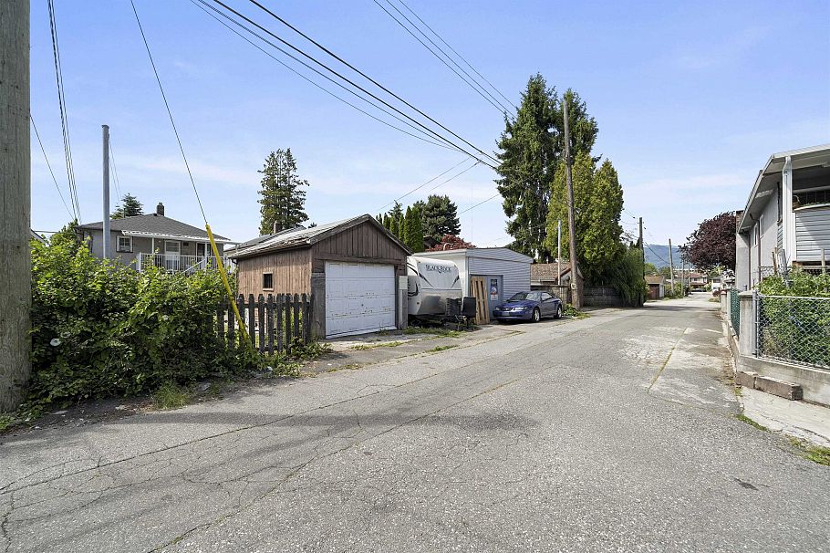 942 Nanaimo Street Vancouver, BC - 28