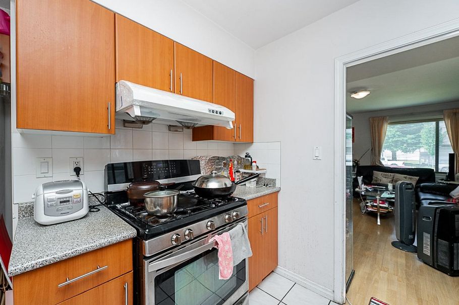 942 Nanaimo Street Vancouver, BC - 4