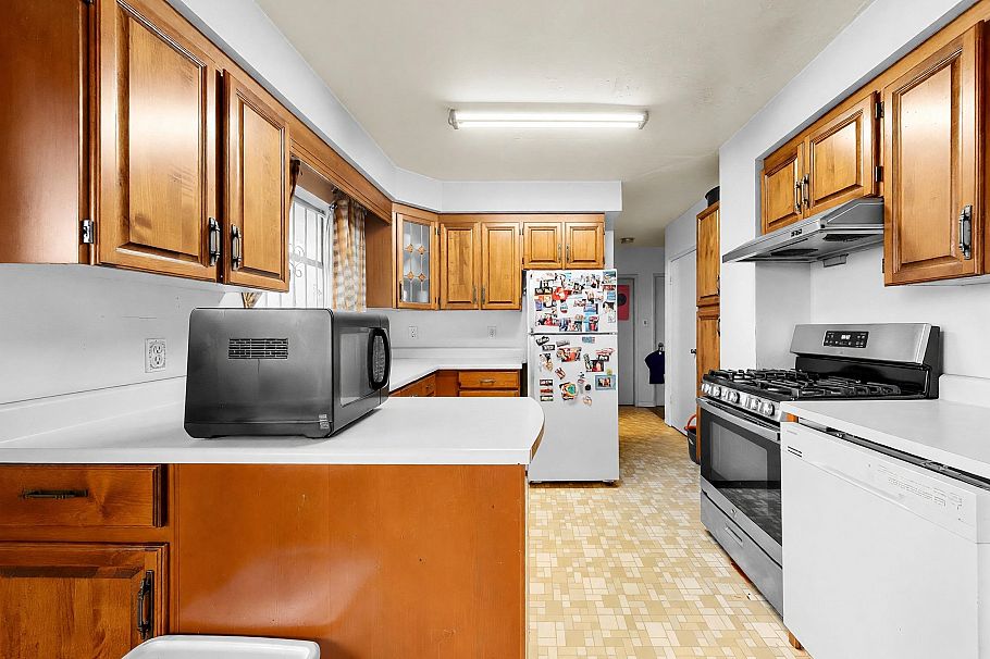 6987 Balmoral Street Vancouver, BC - 11