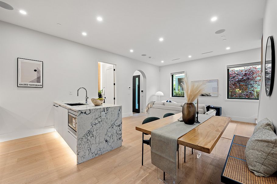 2 5034 Granville Street Vancouver, BC - 12