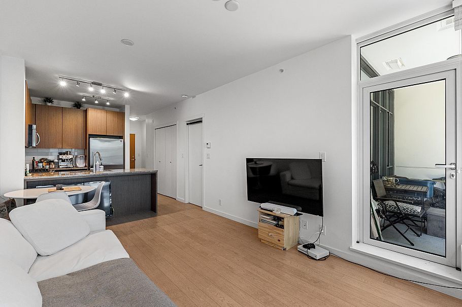 205 135 W 2nd Street North Vancouver, BC - 9