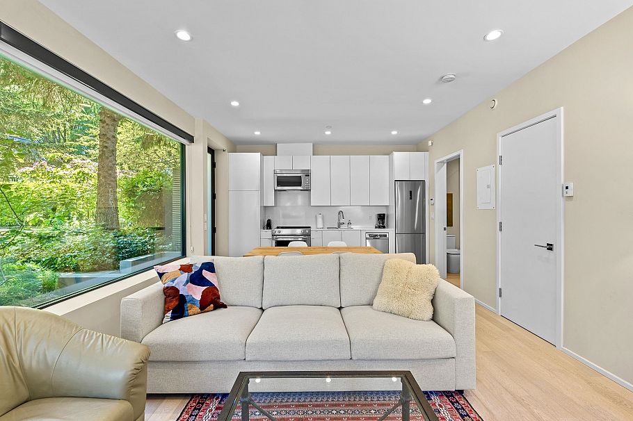 4001 W 32nd Avenue Vancouver, BC - 34