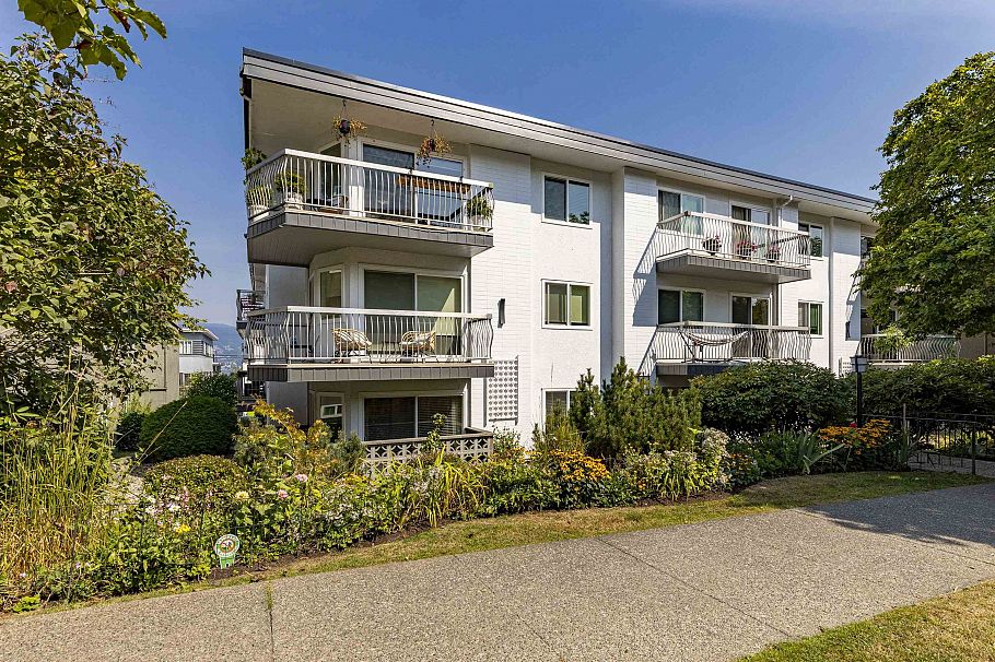 307 2335 York Avenue Vancouver, BC - 32