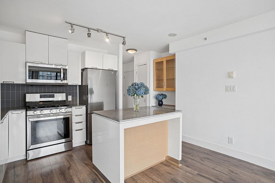 903 151 W 2nd Street North Vancouver, BC - 12