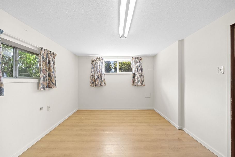 942 Nanaimo Street Vancouver, BC - 15
