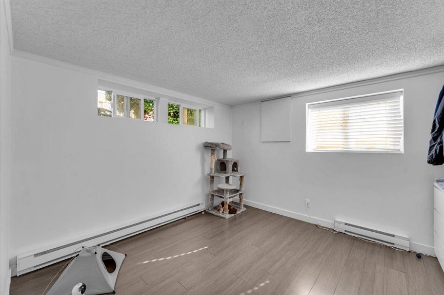 135 E 27 Street North Vancouver, BC - 16