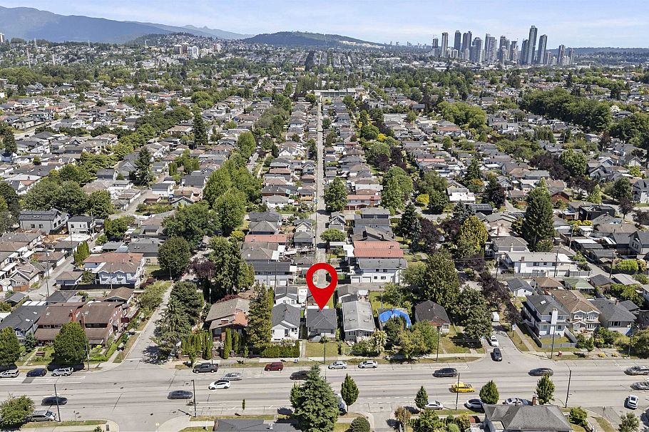 942 Nanaimo Street Vancouver, BC - 29