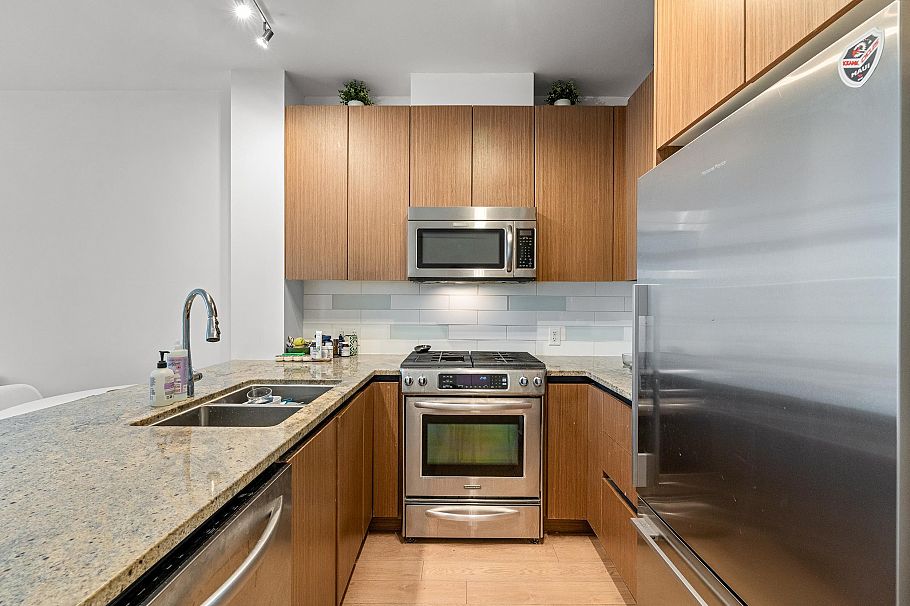 205 135 W 2nd Street North Vancouver, BC - 6