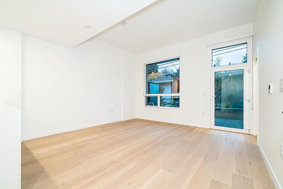 107 5212 Cambie Street Vancouver, BC - 2