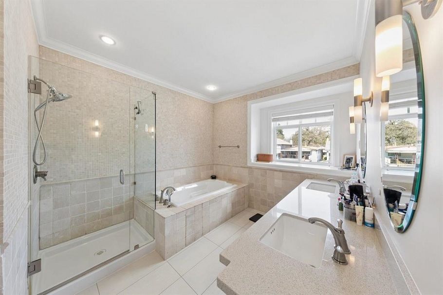 2911 W 35th Avenue Vancouver, BC - 22