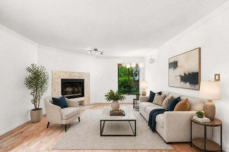 104 2181 Panorama Drive North Vancouver, BC - 1
