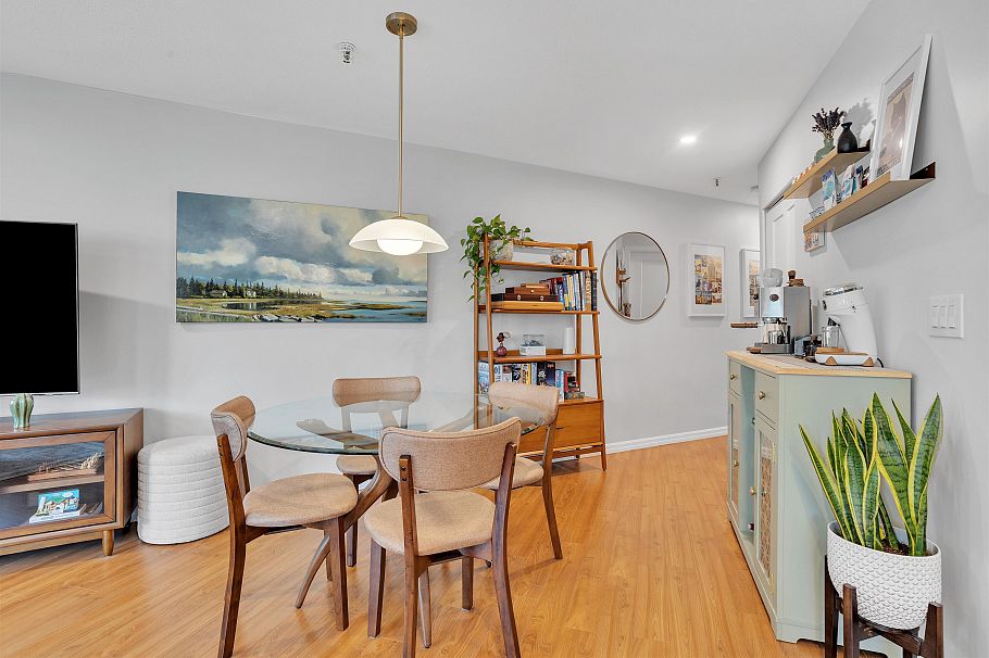 315 2020 W 8th Avenue Vancouver, BC - 9