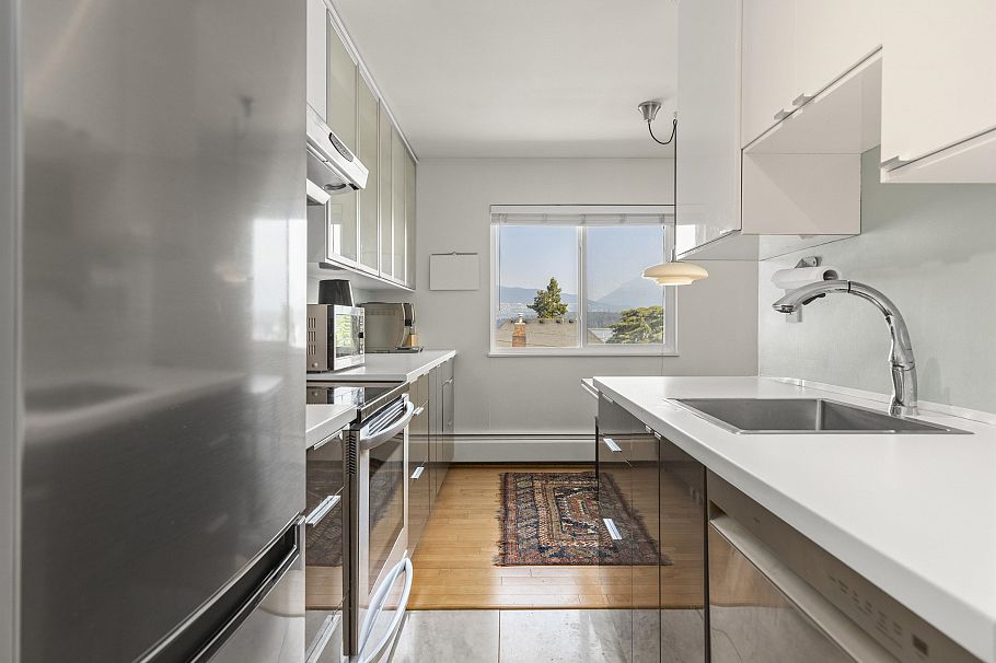 307 2335 York Avenue Vancouver, BC - 6