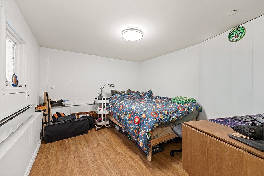3279 W 11th Avenue Vancouver, BC - 26