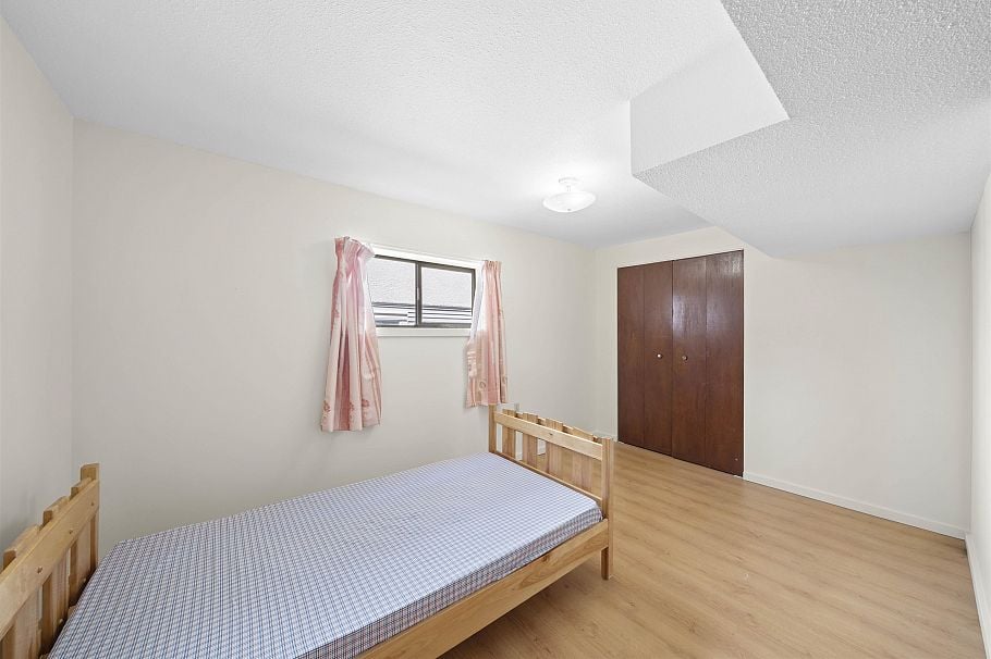 942 Nanaimo Street Vancouver, BC - 17
