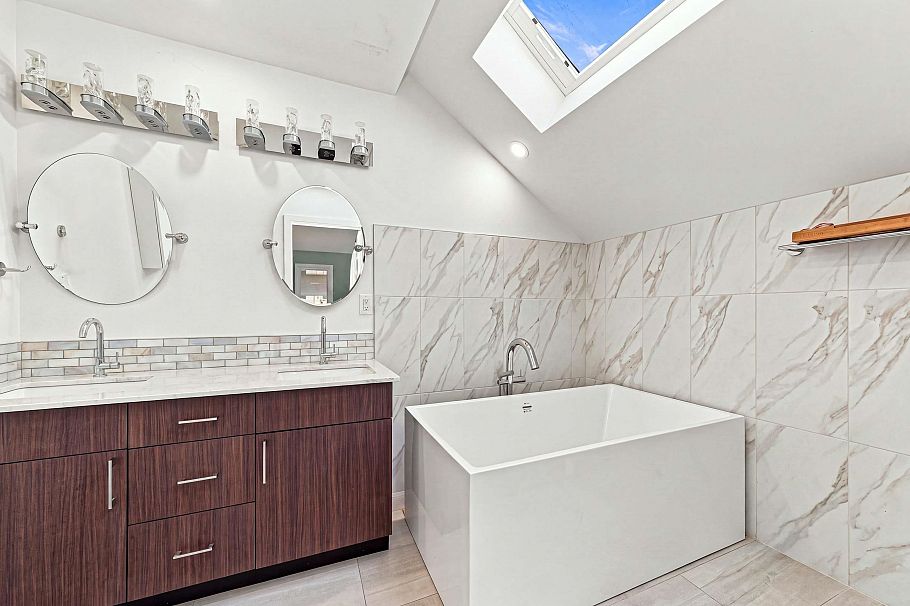 203 1513 Bowser Avenue North Vancouver, BC - 15
