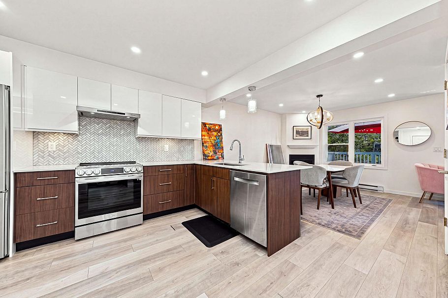 203 1513 Bowser Avenue North Vancouver, BC - 3