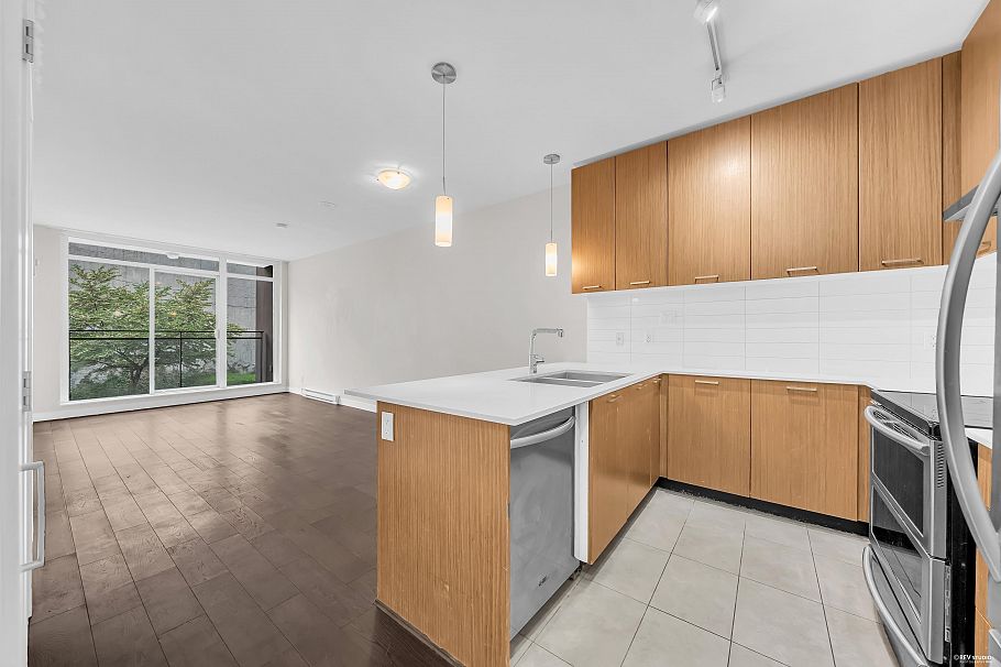 208 2321 Scotia Street Vancouver, BC - 3
