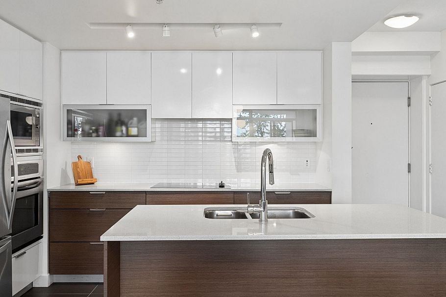 503 175 W 2nd Street North Vancouver, BC - 2
