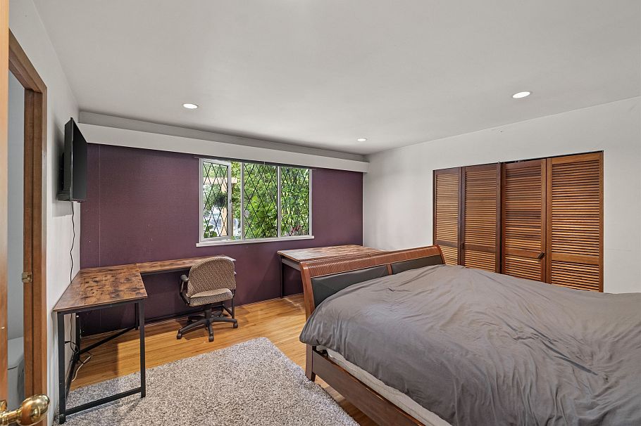 886 E 29th Street North Vancouver, BC - 16