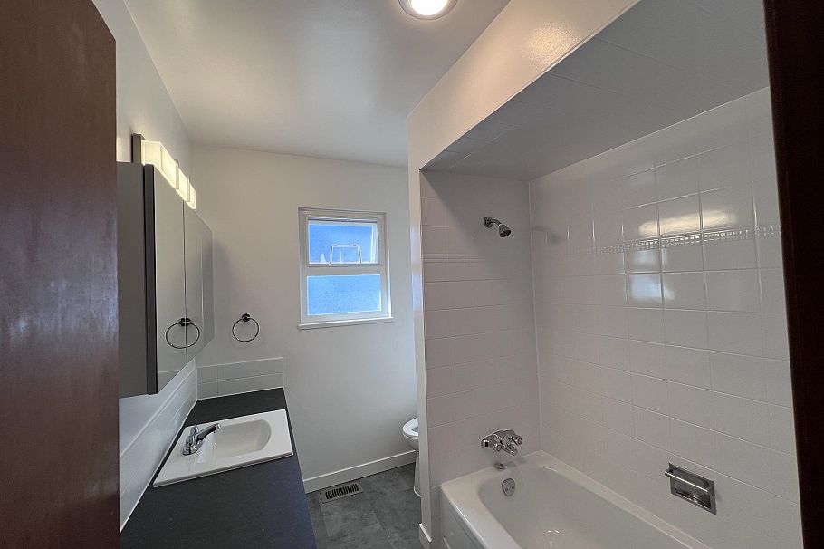 4695 Nanaimo Street Vancouver, BC - 17