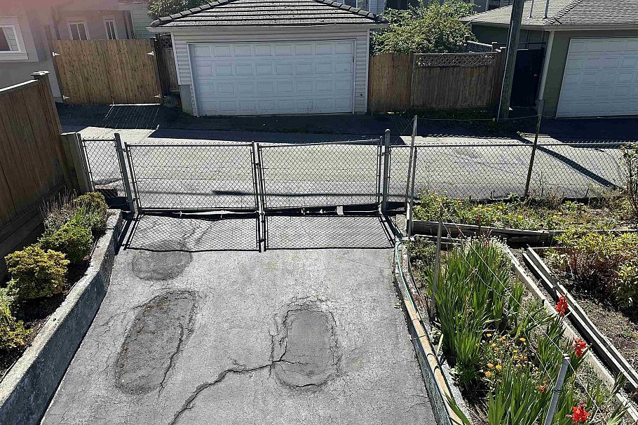 3126 E 20th Avenue Vancouver, BC - 24