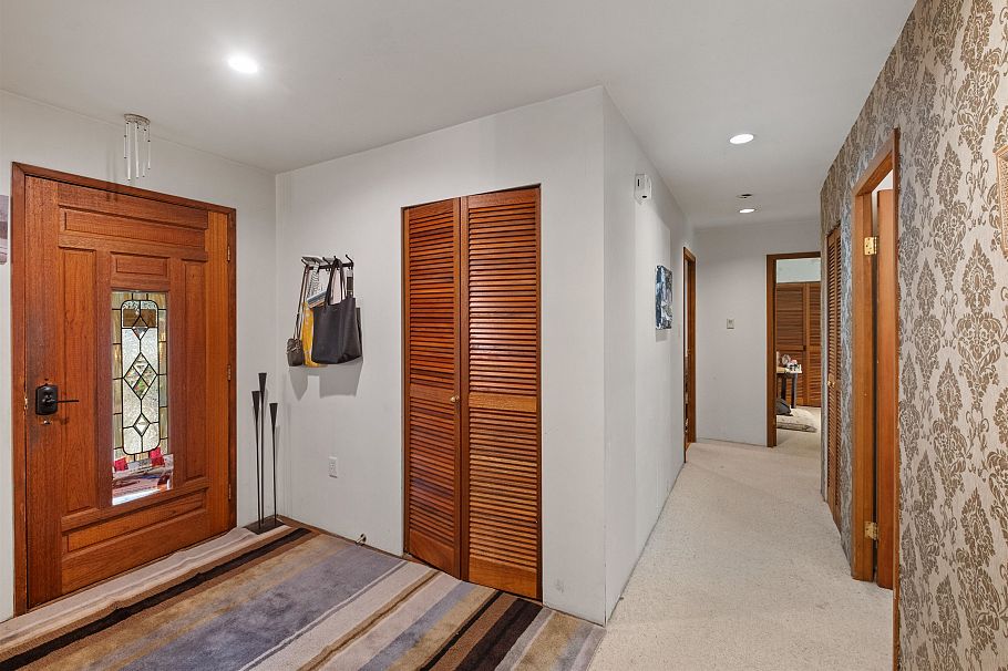886 E 29th Street North Vancouver, BC - 12