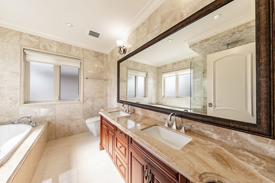 172 W 46th Avenue Vancouver, BC - 6