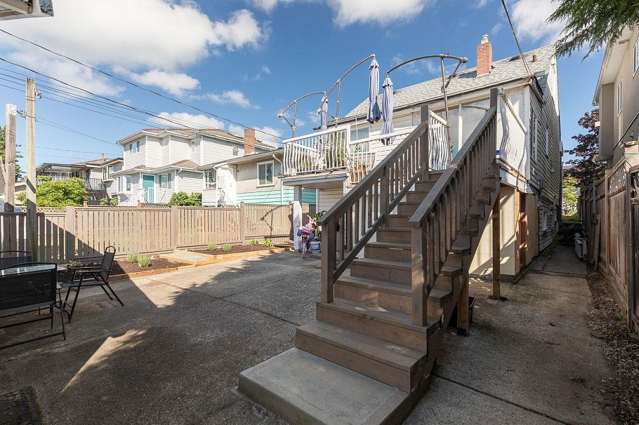 380 E 58th Avenue Vancouver, BC - 19