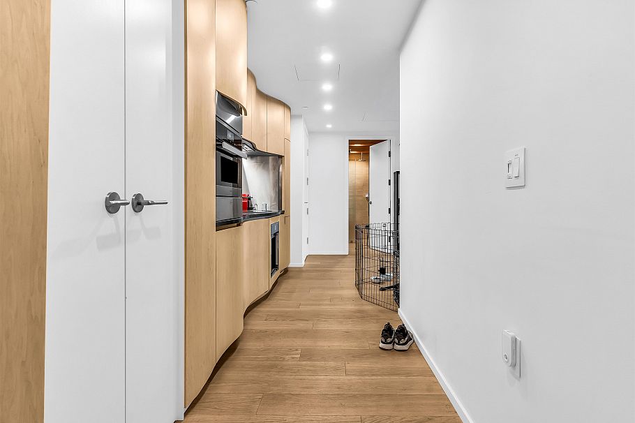 303 1568 Alberni Street Vancouver, BC - 7