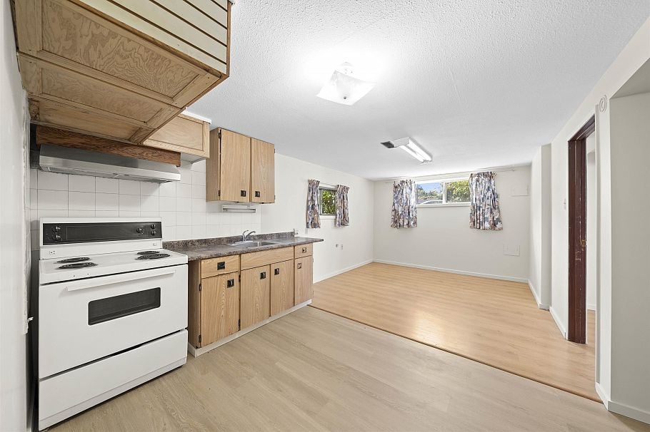 942 Nanaimo Street Vancouver, BC - 16
