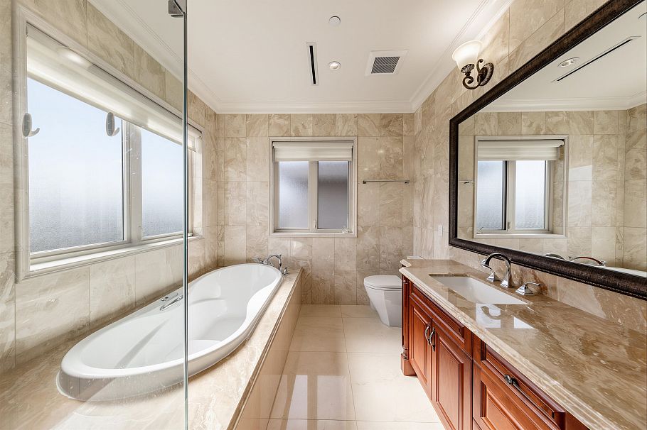 172 W 46th Avenue Vancouver, BC - 35