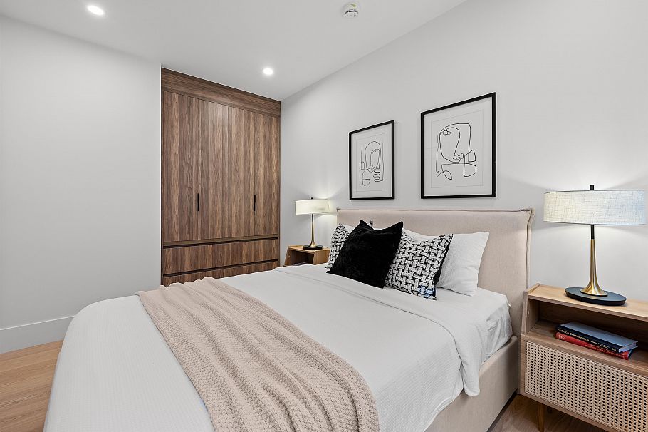 1 5034 Granville Street Vancouver, BC - 23
