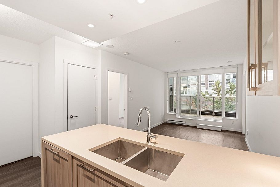 621 5598 Ormidale Street Vancouver, BC - 5