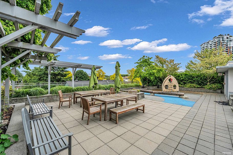 208 2321 Scotia Street Vancouver, BC - 34